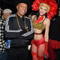 Musik-Mogul Russell Simmons mit GNTM-Model Hana Nitsche, die inzwischen verdächtig häufig an seiner Seite zu sehen ist