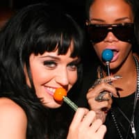 Katy Perry und Rihanna sind neue beste Freundinnen! Am 28. Juli feierten die beiden Sängerinnen zusammen auf Katys Aftershowparty in New York. Wenige Stunden zuvor stand der "I kissed a Girl"-Star im ausverkauften "Hammerstein Ballroom" in Manhattan auf der Bühne