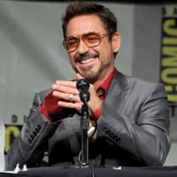 Gelassen cool: Robert Downey Jr. auf der Pressekonferenz