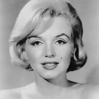 Die schöne Marilyn ist bis heute das Sinnbild der 50er Jahre. Ihre unverkennbaren Markenzeichen sind die platinblonden Haare und ihr Schönheitsfleck über der Oberlippe.