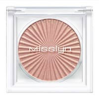 Kylies zarter Nude-Eyeshadow passt perfekt zur Rouge- und Lipglossfarbe."Future Glam Eyeshadow" von Misslyn, ca. 6 Euro