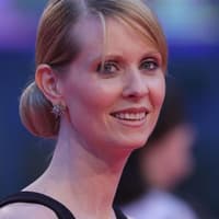 Cynthia Nixon alias Miranda Hobbes