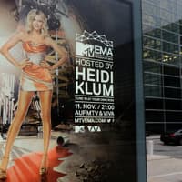 Am Sonntag, den 11. November 2012 war es wieder soweit: Die MTV Europe Music Awards (EMA's) wurden verliehen. Gastgeberin in der Frankfurter Festhalle war Heidi Klum, die die Crème de la Crème der internationalen Musikszene empfing