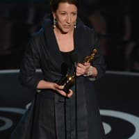 Jacqueline Durran ist eine glückliche Gewinnerin. Der Film "Anna Karenina" gewinnt eine Statue für "Bestes Kostümdesign"