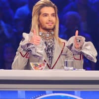 Bei der ersten DSDS-Liveshow überraschte Mädchenschwarm Bill mit langen Extensions. Was hast du dir denn dabei gedacht, Bill?