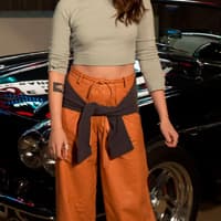 Kristen Stewart erschien in diesem zweifelhaften Outfit bei der Chanel Fashionshow in Texas und erntete dafür keine guten Kritiken. Autsch! 