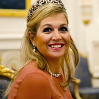 Am 30. April 2013 besteigt Kronprinzessin Máxima der Niederlande den königlichen Thron. OK! zeigt ihren royalen Werdegang. Viel Spaß beim Durchklicken!