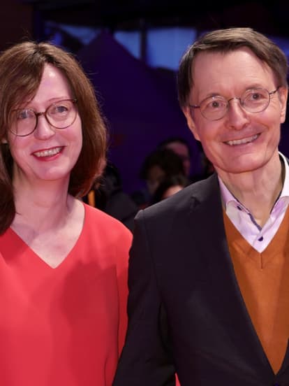 Karl Lauterbach mit Freundin Elisabeth Niejahr bei der Berlinale 2024