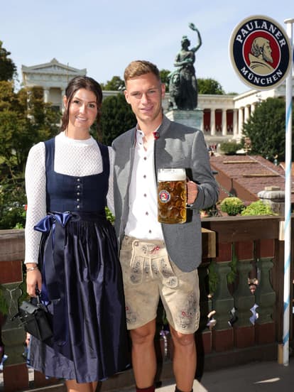 Oktoberfest 2024: Stars des FC Bayern - Joshua Kimmich mit Ehefrau Lina