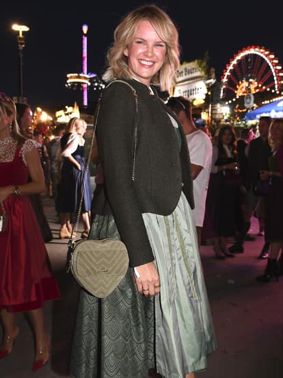 Stars auf dem Oktoberfest 2024: Monica Ivancan beim Almauftrieb 