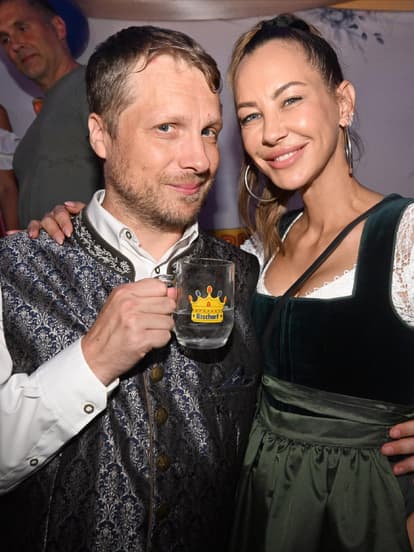 Oktoberfest 2024: Wiesn-Bummel von Cathy Hummels - Oliver Pocher und Sandy Meyer-Wölden