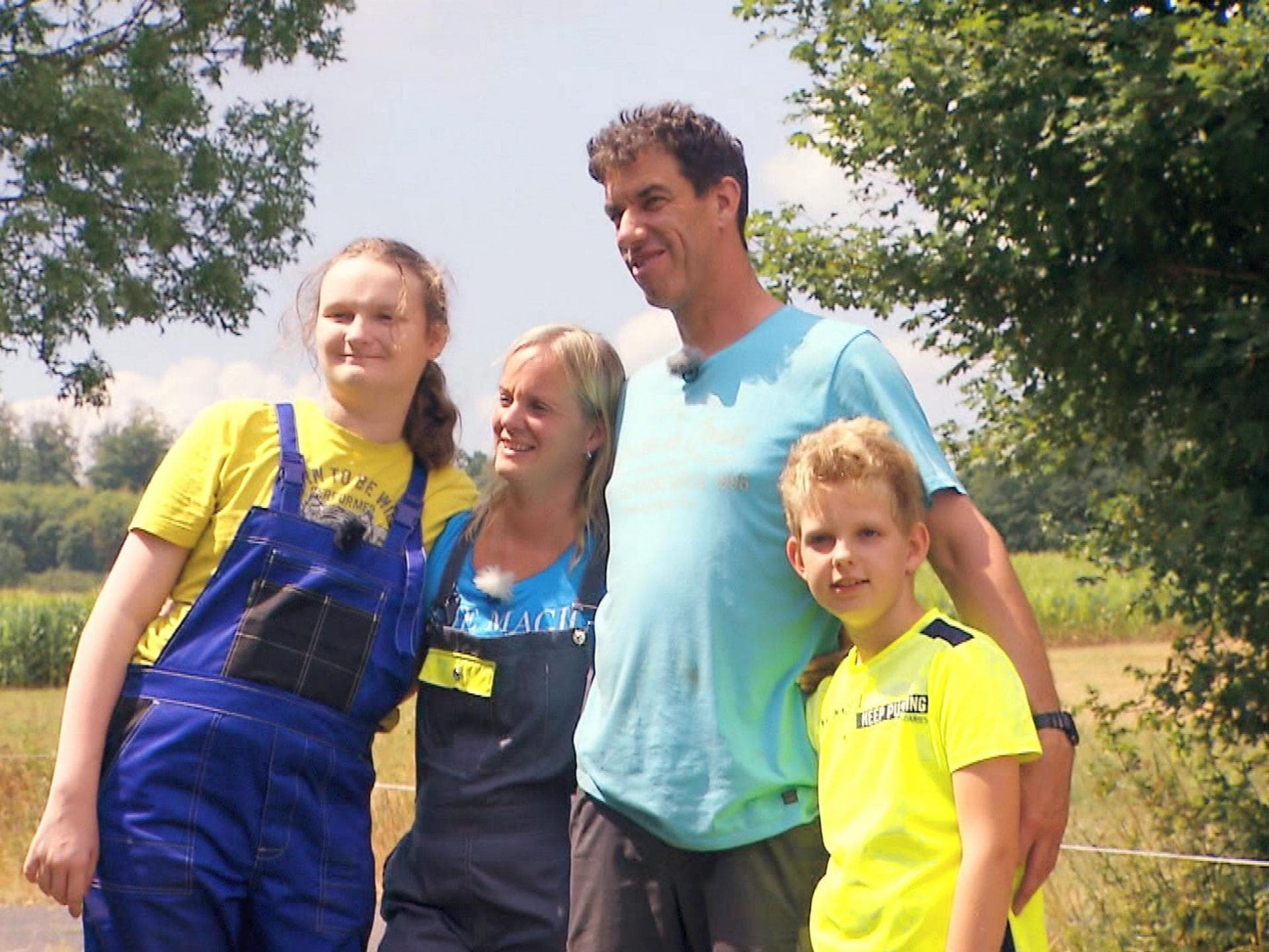 "Bauer sucht Frau" 2022 - Folge 10 - Jörg und Patricia mit den Söhnen