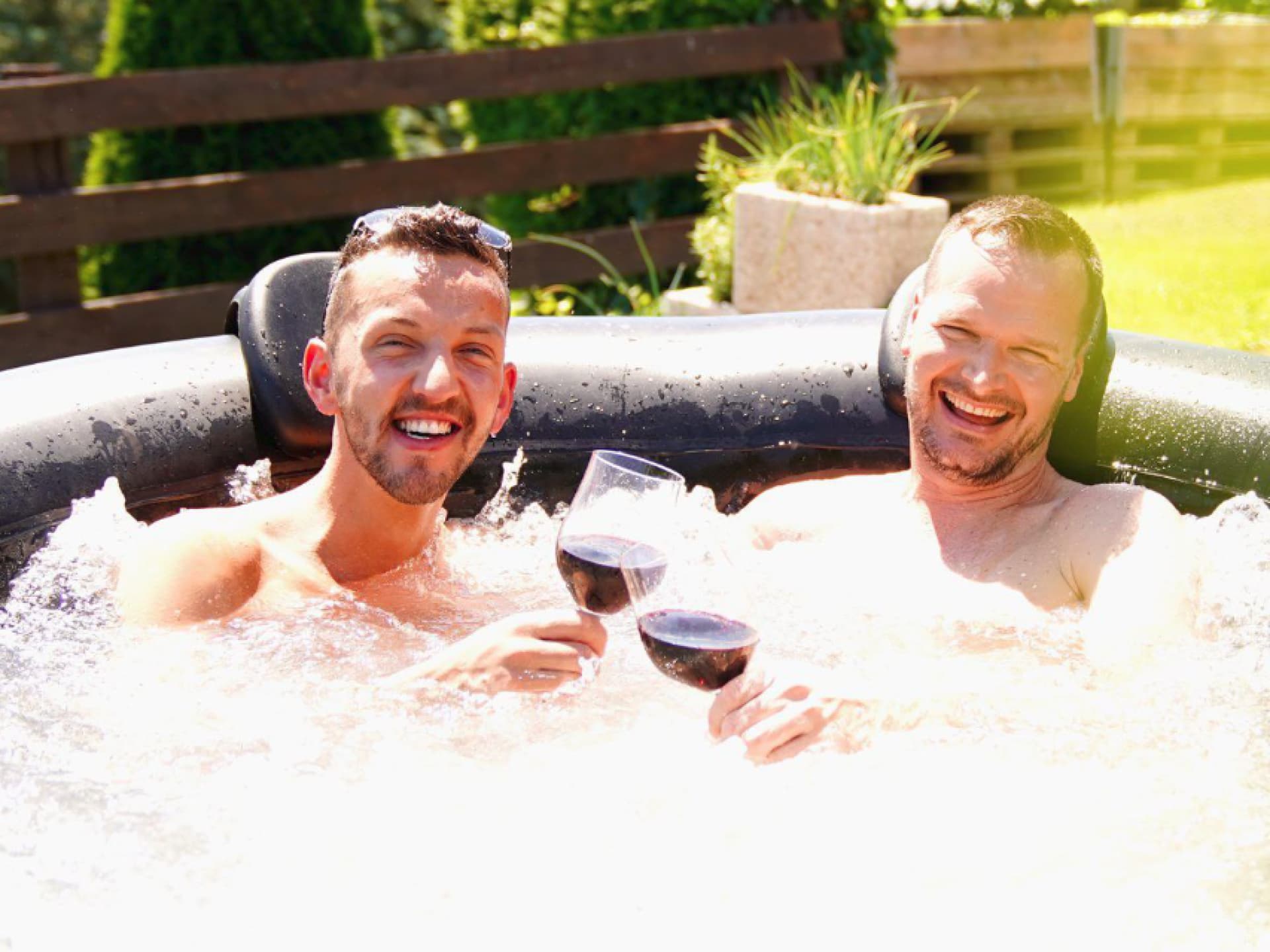 "Bauer sucht Frau" 2022 - Folge 8: Michael und Jan Hendrik im Whirlpool