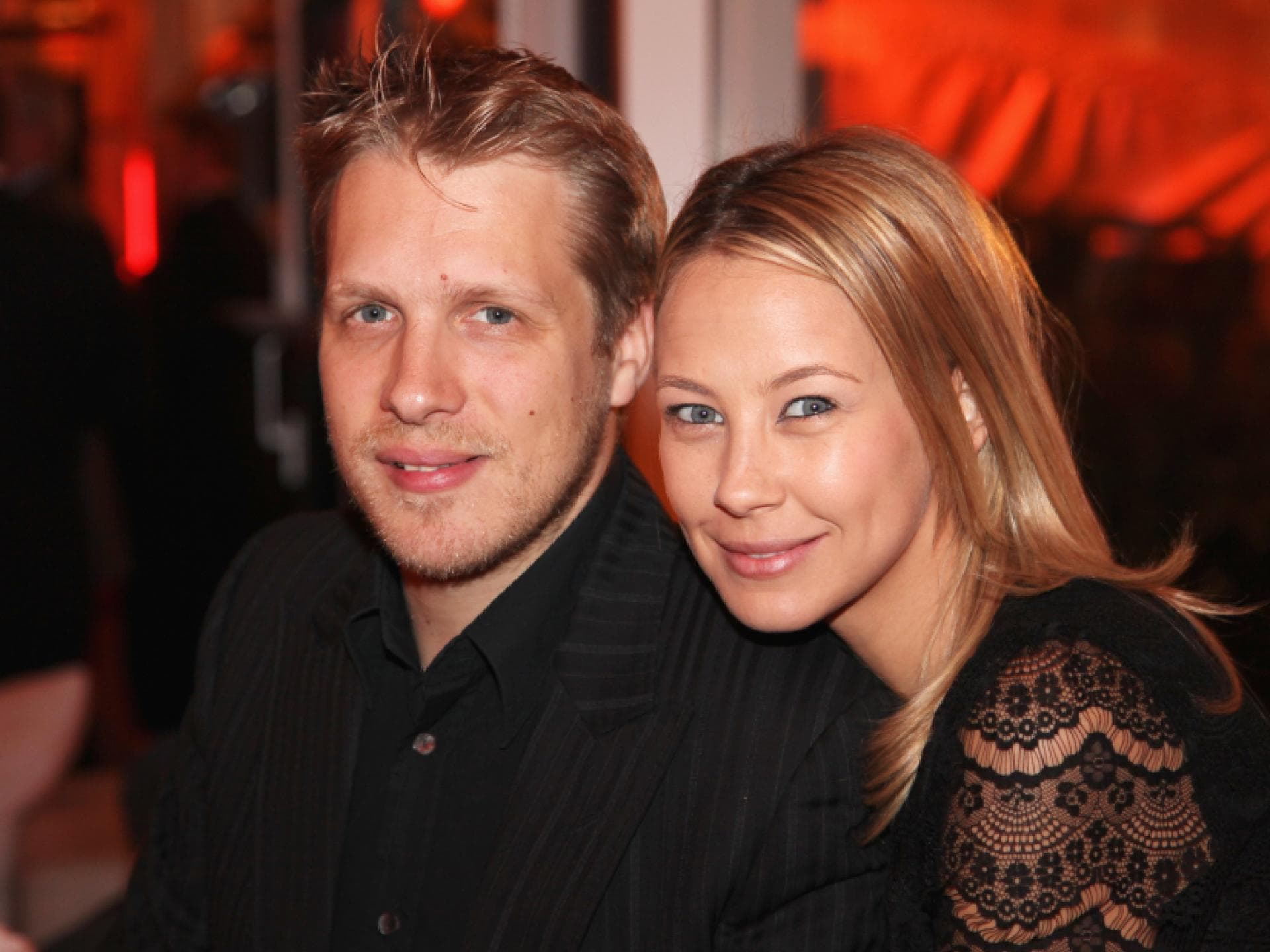 Oliver Pocher und Alessandra Meyer-Wölden lächeln