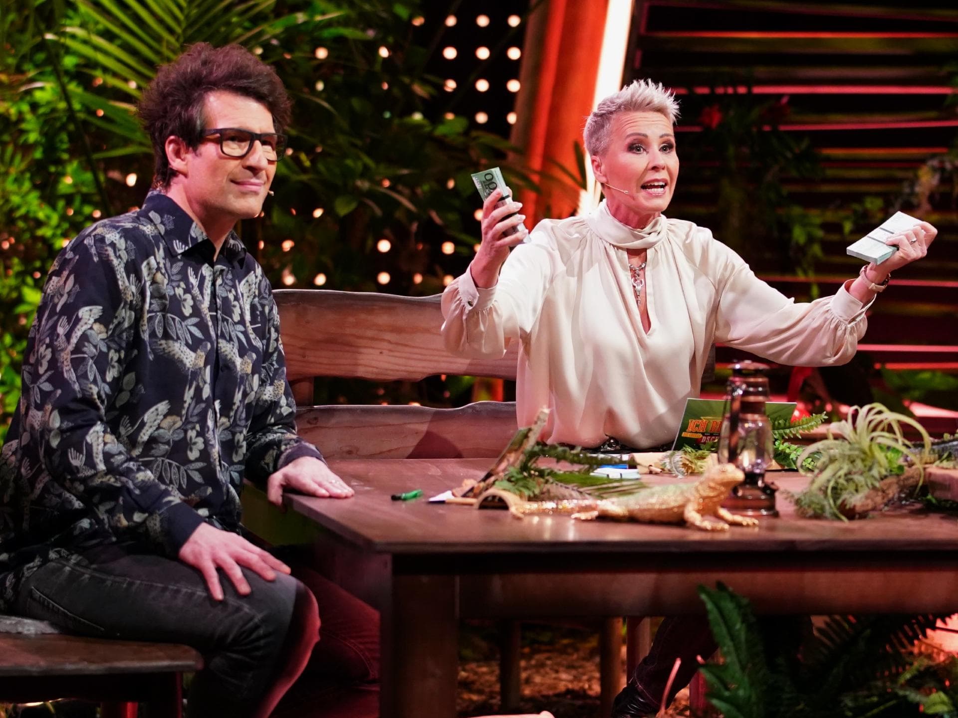 Daniel Hartwich und Sonja Zietlow im Dschungelcamp