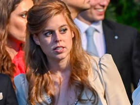 Prinzessin Beatrice schaut skeptisch