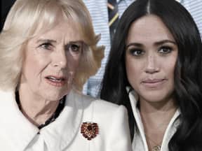 Queen Consort Camilla guckt ernst, Herzogin Meghan guckt traurig