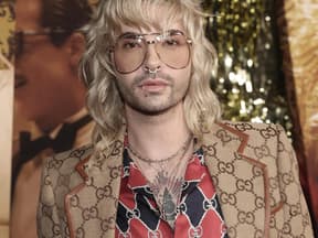 Bill Kaulitz mit XXL-Brille