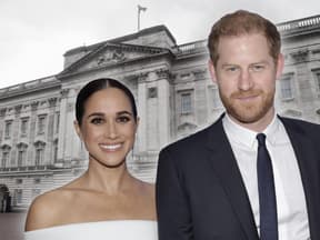 Herzogin Meghan und Prinz Harry vor dem Buckingham-Palast. 