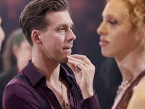 Valentin Lusin guckt bei "Let's Dance" nachdenklich