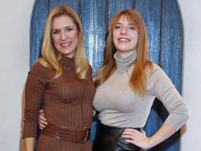 Stefanie Hertel und Johanna Mross bei Pressday von Mamma Mia