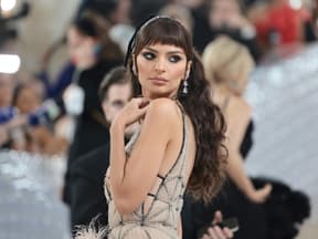 Emily Ratajkowski bei der Met Gala