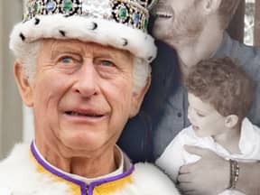 König Charles III. bei seiner Krönung - im Hintergrund Enkel Archie