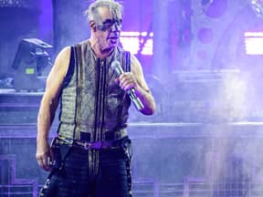 Till Lindemann während eines Rammstein-Konzerts