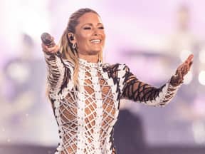 Helene Fischer glücklich auf der Bühne