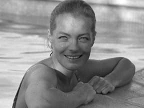 Romy Schneider im Pool