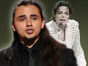 Prince Jackson spricht, im Hintergrund ein altes Foto von Michael Jackson