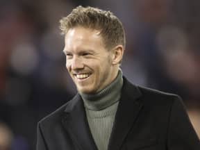 Fußball-Bundestrainer Julian Nagelsmann in Rollkragenpulli und Jackett