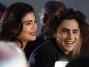 Kylie Jenner und Timothée Chalamet lachen zusammen