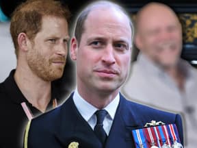 Prinz William schmunzelt, Prinz Harry sieht irritiert aus, Mike Tindall ist verschwommen