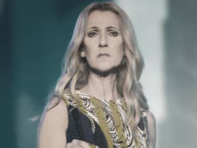 Céline Dion sieht traurig aus