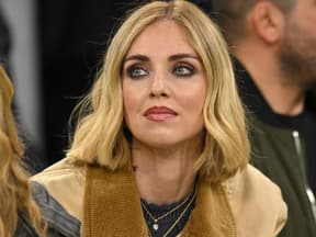 Chiara Ferragni mit ernstem Gesichtsausdruck