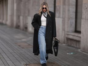 Street Style mit Basic Shirt im Skims-Stil