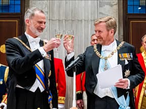 König Felipe und König Willem-Alexander in Amsterdam. 