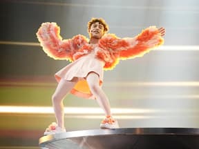 Nemo steht auf der ESC Bühne