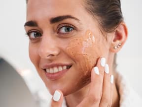 Enzympeeling mit Anti-Aging-Effekt