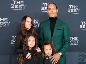 Virgil van Dijk mit seiner Frau und den gemeinsamen Kindern