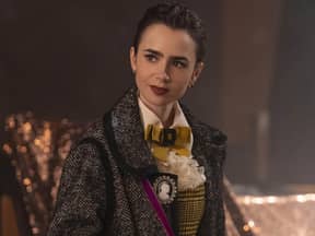 Lily Collins in Staffel 4 von Emily in Paris