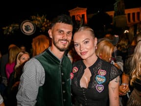 Stars auf dem Münchner Oktoberfest 2024: Cheyenne Ochsenknecht und Nino Sifkovits