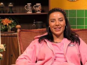 Leyla Lahouar bei "Promi Big Brother" im Sprechzimmer