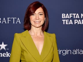 Carrie Preston strahlt