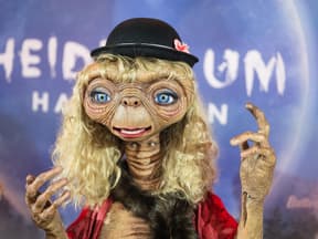 Heidi Klum als Außerirdischer E.T. an Halloween 2024