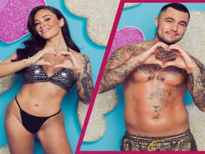 Melissa Damilia und Danilo Cristilli bei "Love Island VIP" zeigen ein Herz mit den Händen und lächeln