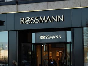 rossmann-logo-gold