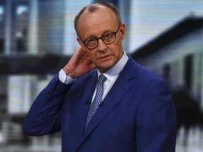 Friedrich Merz guckt traurig