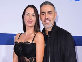 Anna-Maria lächelt mit Bushido